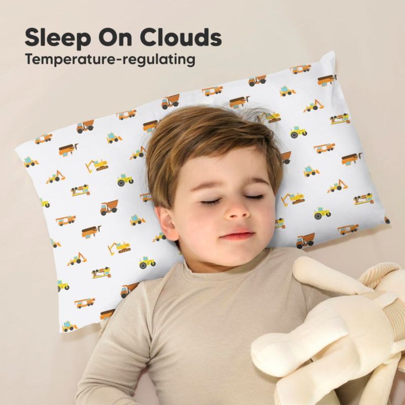 Almohada KeaBabies 30 × 46 cm con diseño de construcción y funda