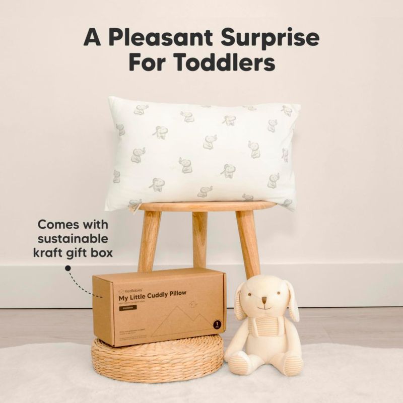Almohada KeaBabies 30 × 46 cm con diseño de construcción y funda