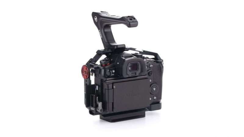 Jaula para cámara Tilta GH7/GH6 Kit básico – Negro TA‑T15‑A‑B