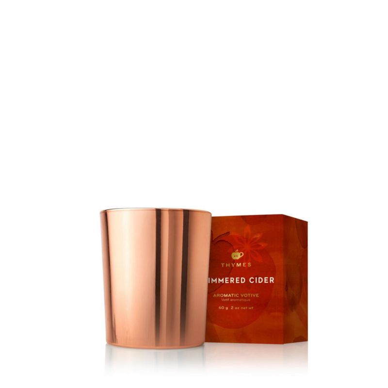 VELA Thymes Simmered Cider 57 g Votiva en Oro Rosa