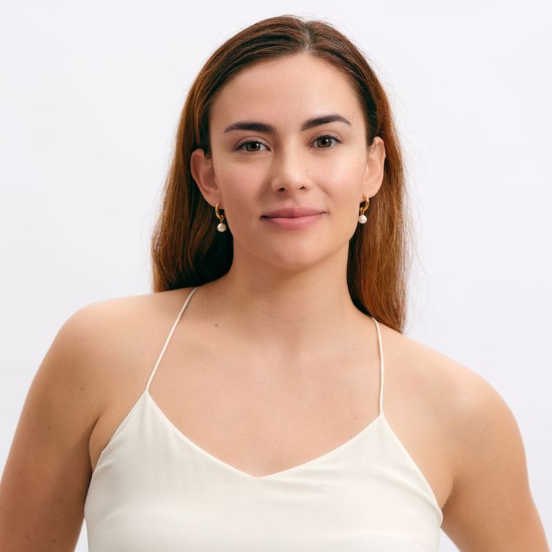 Aretes luckyly acero inoxidable con baño de oro 14k y perlas connie