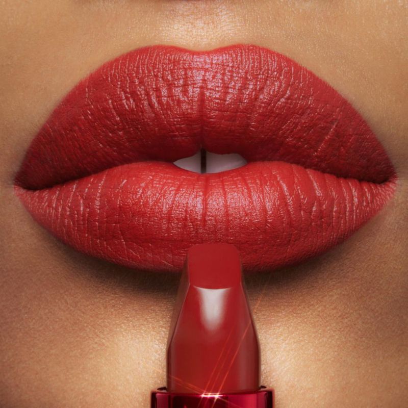 Labial Charlotte Tilbury Matte Revolution de Larga Duración