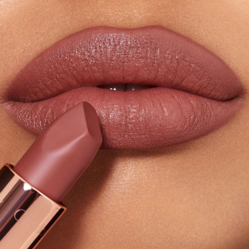 Lápiz labial Charlotte Tilbury Matte Revolution Supermodel