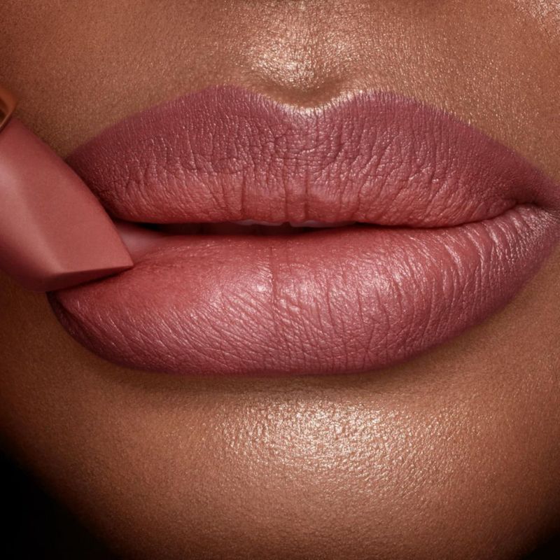 Lápiz labial Charlotte Tilbury Matte Revolution Supermodel
