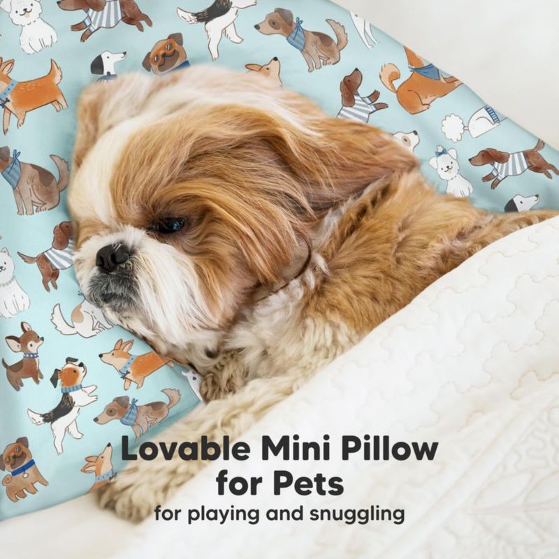 Almohada KeaBabies 23 x 33 cm con estampado de perros y funda