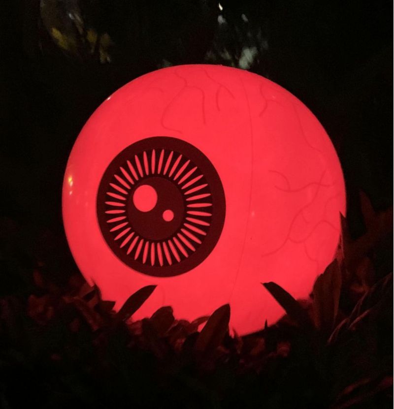 Bola de Ojos Inflable Snatlly 40 cm LED con Control Remoto