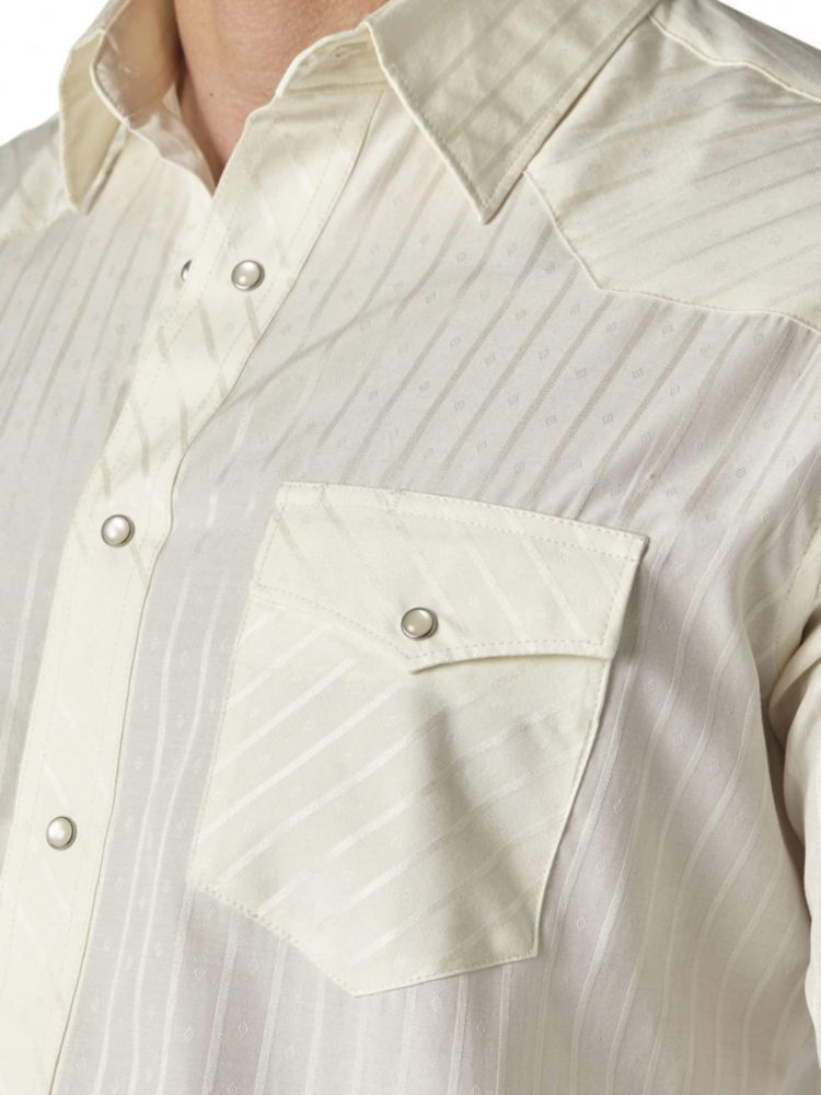 CAMISA Wrangler para hombre de manga larga color arena claro talla mediana US