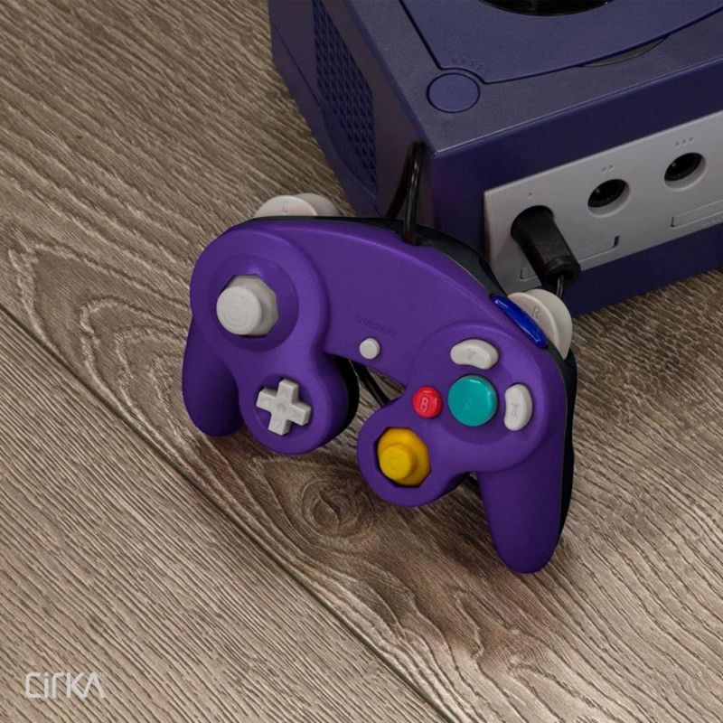 Controlador de juegos Cirka con cable púrpura y negro