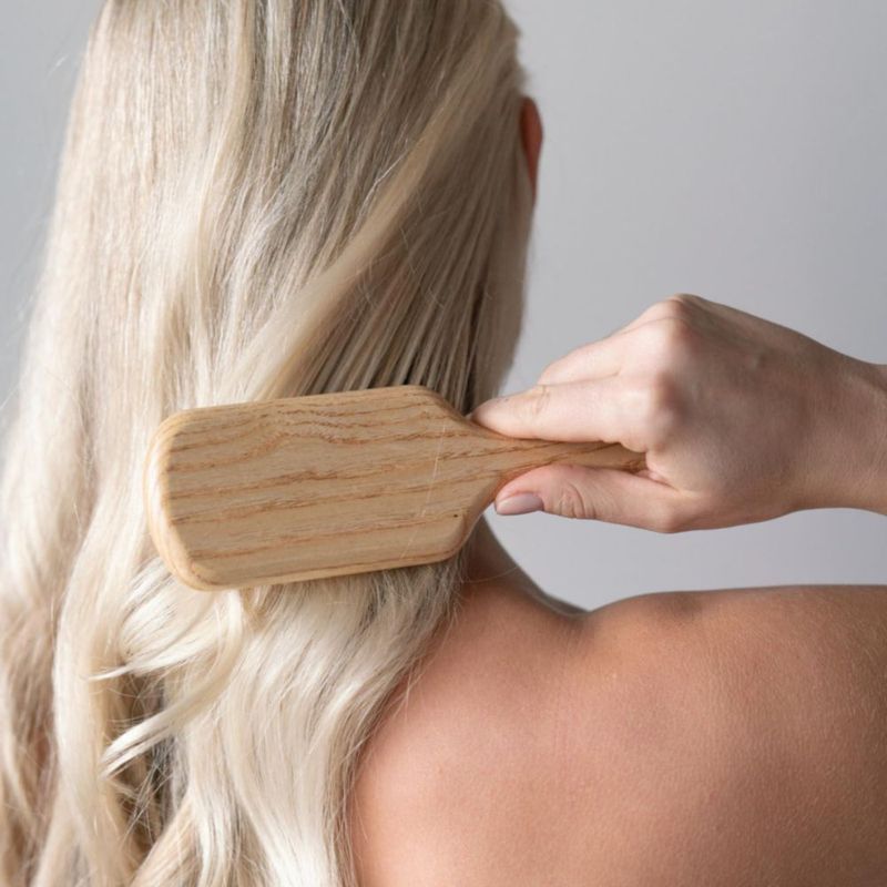 Cepillo de pelo TEK 22 × 6 cm de madera dientes cortos y redondeados