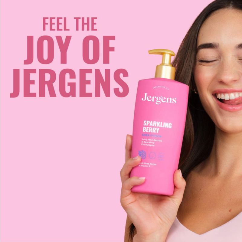 Loción Corporal Jergens Sparkling Berry 414 ml