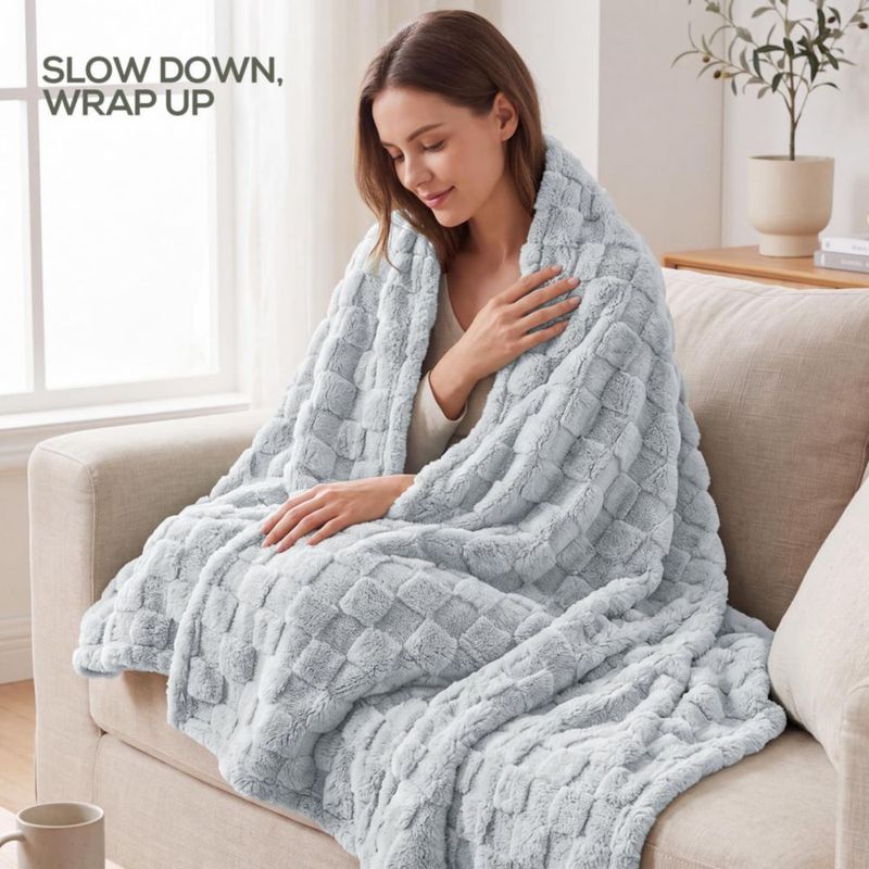 Cobija de forro polar a cuadros Utopia Bedding 152 × 203 cm Gris Frío
