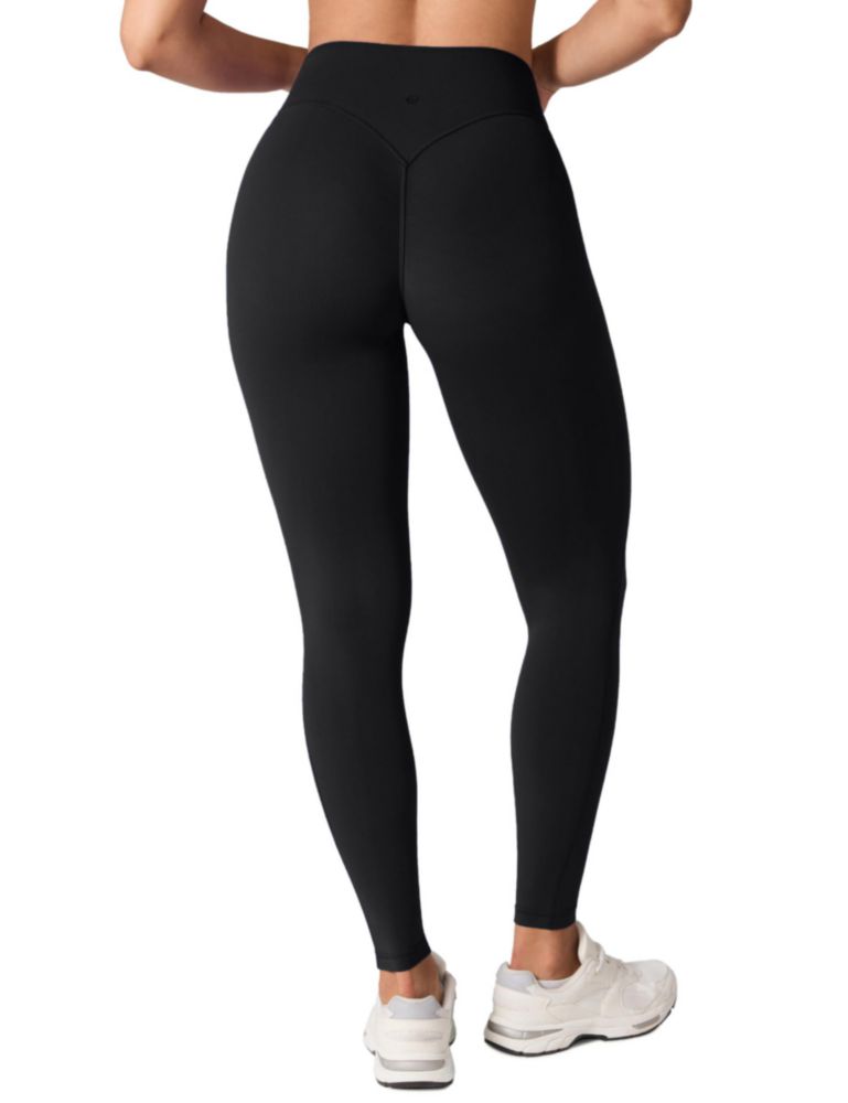 Leggings UNISSU 64 cm negro con detalle de fruncido trasero y cintura alta