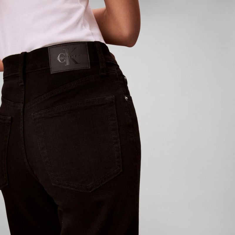 Jeans Calvin Klein Corte Bootcut al Tobillo Negro
