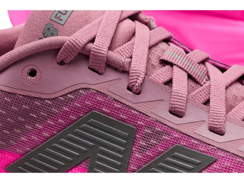 Zapatilla de running New Balance FuelCell Rebel V5 9.5