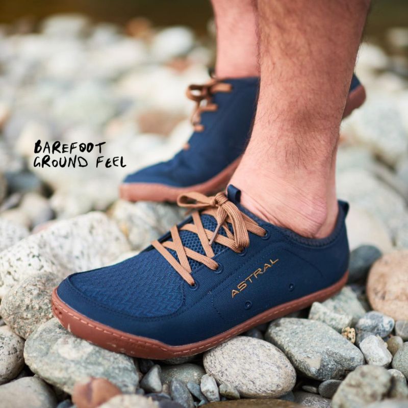 Zapatos Astral Loyak para Hombre M 13 Azul Marino/Marrón