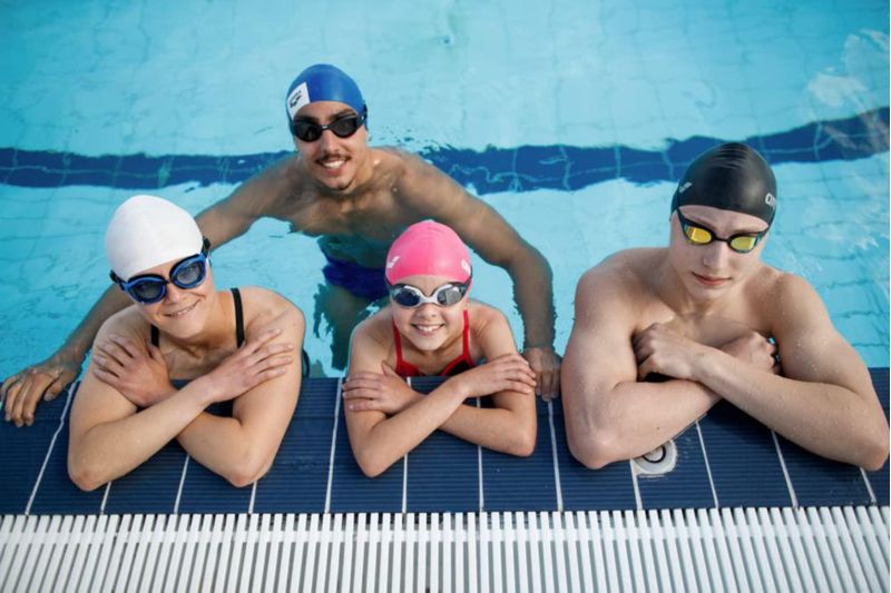 Gafas de natación ARENA Air-Bold Swipe antivaho color humo