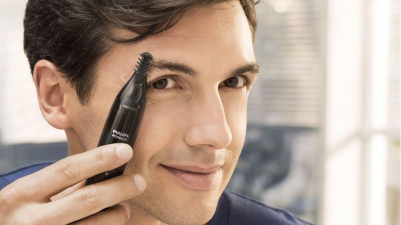 Recortadora de nariz Philips Norelco NT1605/60 negra con batería