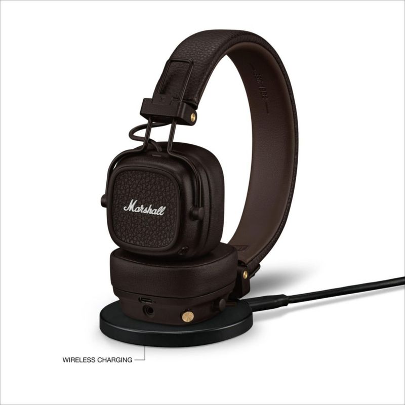 Auriculares Bluetooth Marshall Major V para uso supraaural color marrón