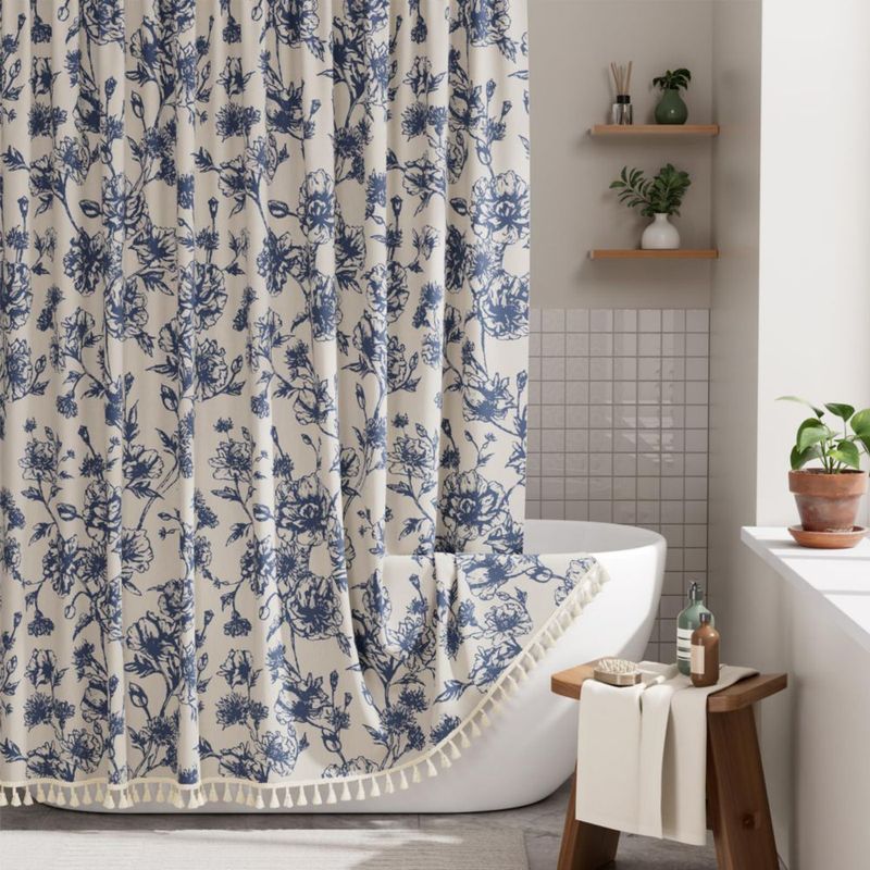 Cortina de ducha AmazerBath 183 cm azul marino con flores y borlas