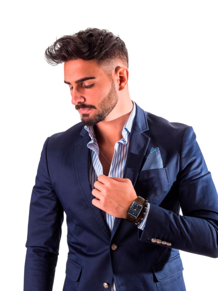 Reloj Perry Ellis de 31 mm con esfera azul oscuro y correa de cuero vegano