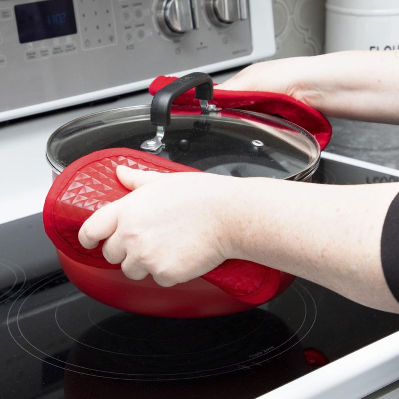 Juego de 4 piezas T-Fal: guantes de horno y agarraderas de silicona resistentes al calor 525 °F
