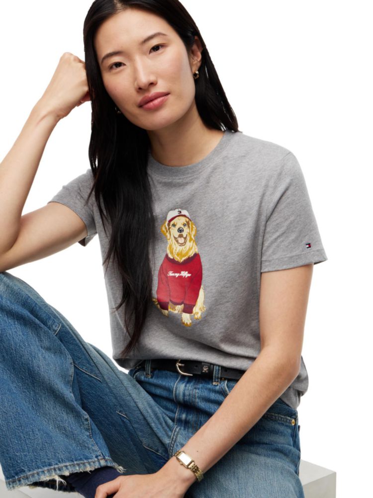 Camiseta Tommy Hilfiger de manga corta cuello redondo con gráfico de perro rojo