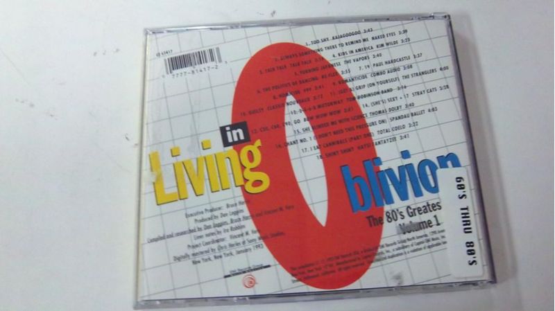 CD Capitol Living In Oblivion: Los éxitos de los años 80