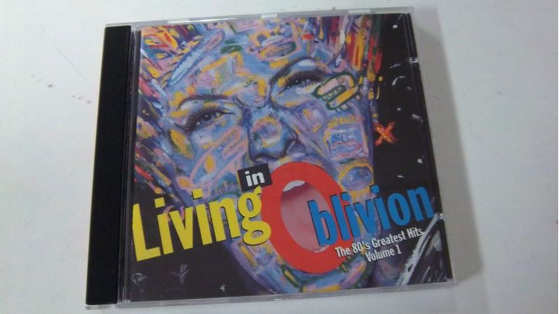 CD Capitol Living In Oblivion: Los éxitos de los años 80