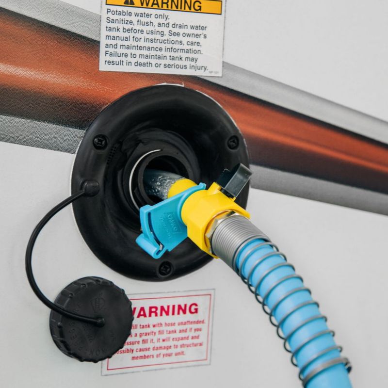 Llenadora de tanque de agua Camco RV con válvula de cierre tubo de 5/8 pulgadas