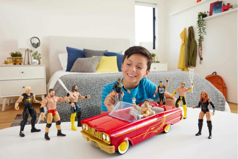 Juego de Figura Rey Mysterio y Vehículo Lucha Low Rider Mattel HYT25