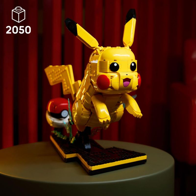 LEGO Pokémon Pikachu y Pokébola Set de Construcción 2050 Piezas