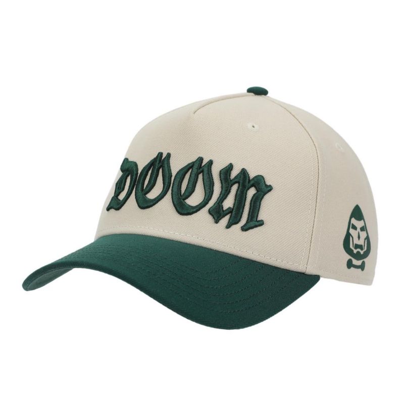 Gorra snapback Bioworld Dr. Doom blanco roto y verde