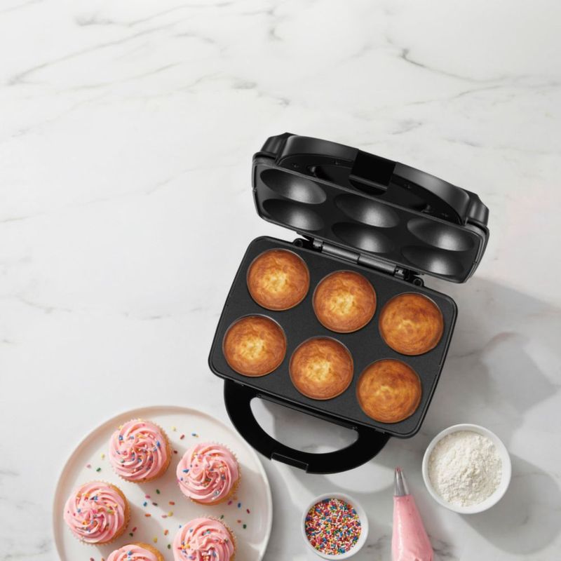 Máquina eléctrica para cupcakes Holstein Housewares de 6 piezas color negro