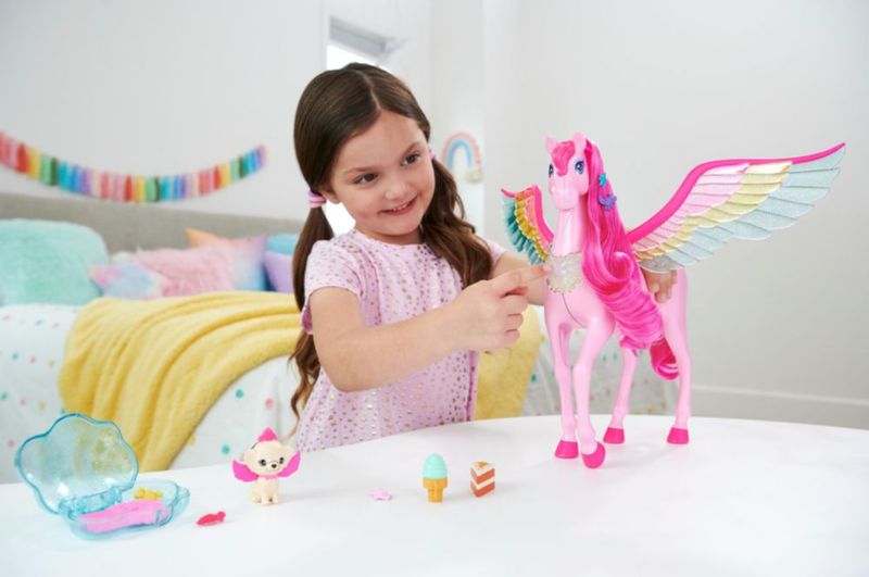 Barbie Pegasus Rosa con 10 Accesorios Barbie A Touch of Magic