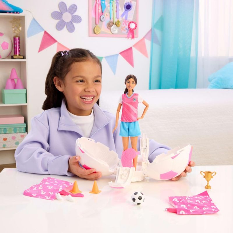 Barbie Jugadora de Fútbol Career Burst 8 Accesorios Sorpresa