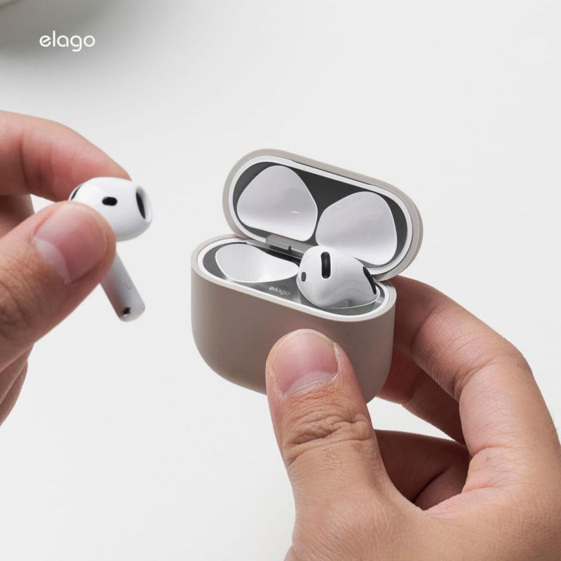 Protector anti‑polvo elago para AirPods 5 y 4