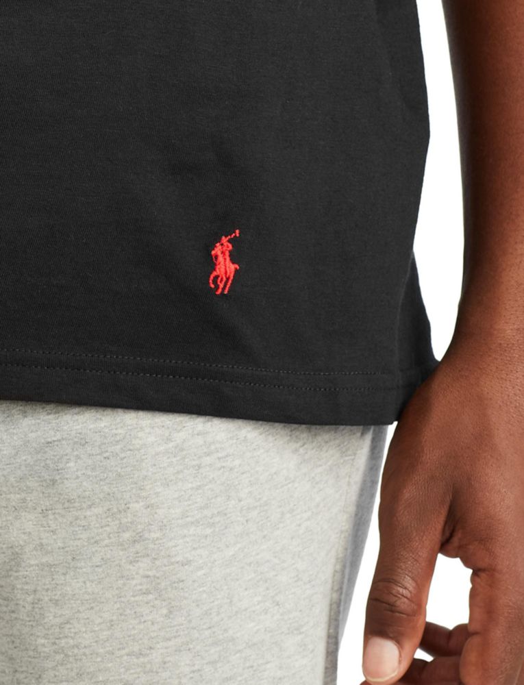 Camiseta POLO Classic Fit de algodón con cuello en V talla 2X negro/rojo