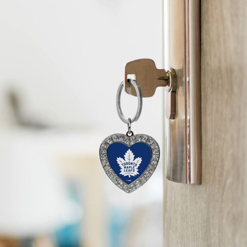 Llavero Dallas Cowboys con Pedrería – Corazón de Metal (Rico Industries)