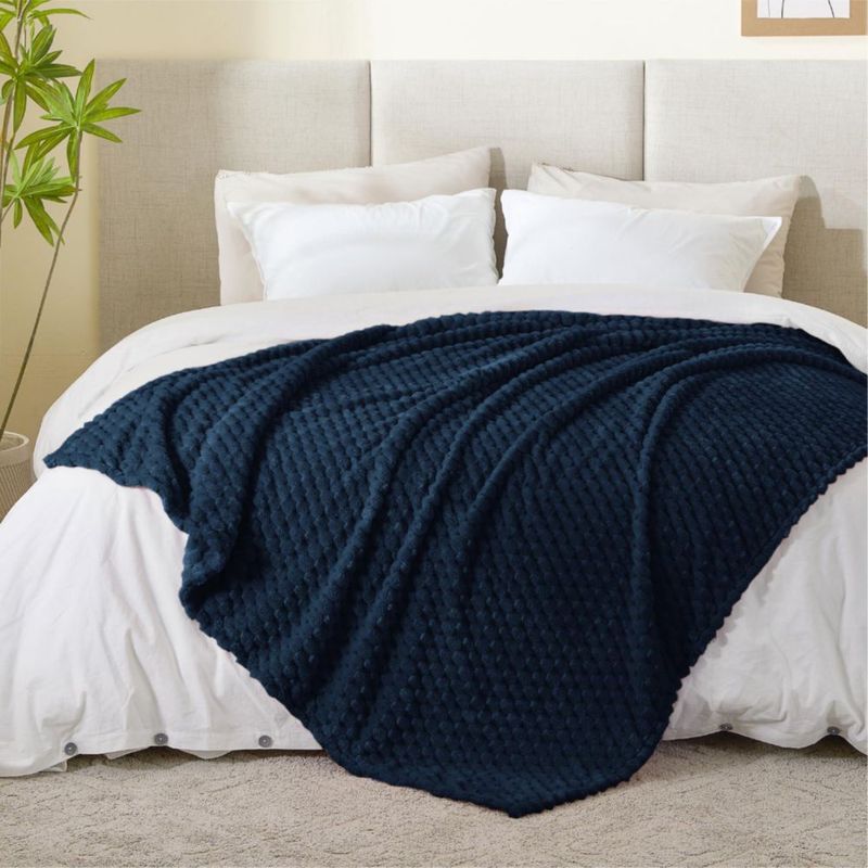 Manta BEDELITE 152x152 cm Azul Marino Suave y Acogedora – Regalo Ideal