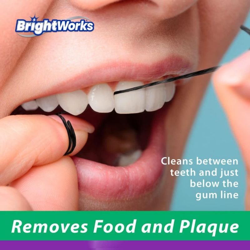 Hilo dental BrightWorks 50 m Carbón y menta paquete de 4