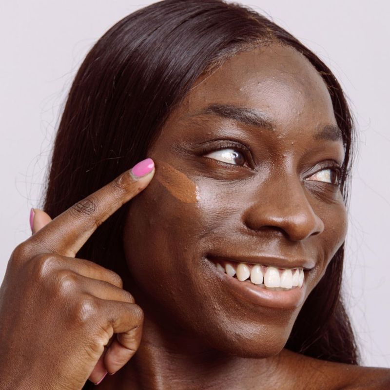 Base de maquillaje Naked Sundays 9.6 Rich Neutral SPF50