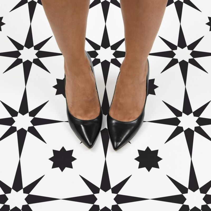 Baldosa de Piso FloorPops 30x30 cm Negra Autoadhesiva