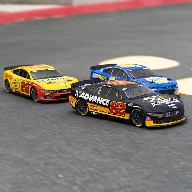 Auto RC Losi 1/12 NASCAR Ford Mustang 2S AWD RTR