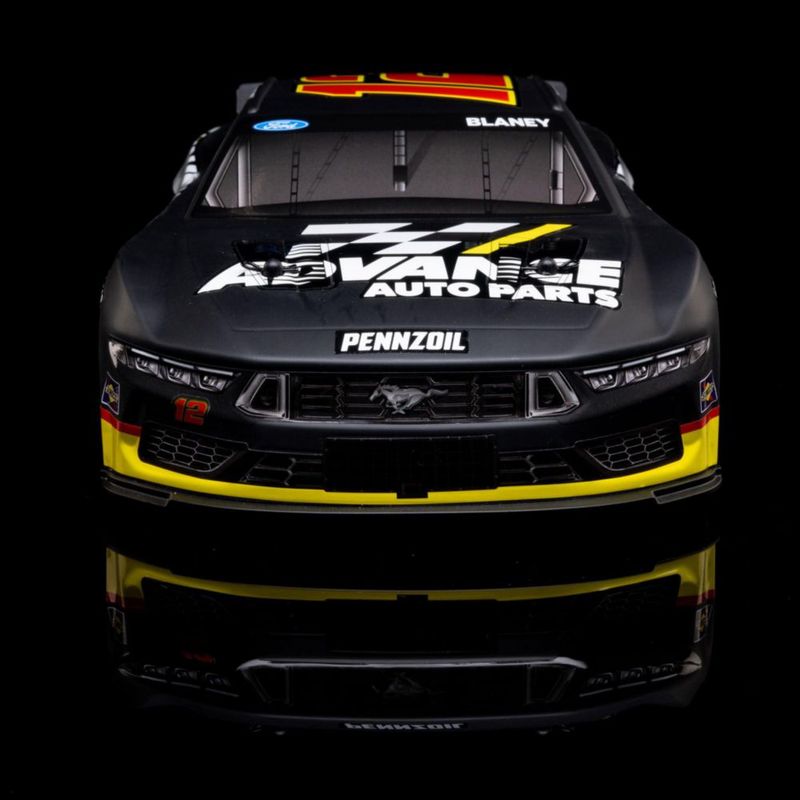 Auto RC Losi 1/12 NASCAR Ford Mustang 2S AWD RTR