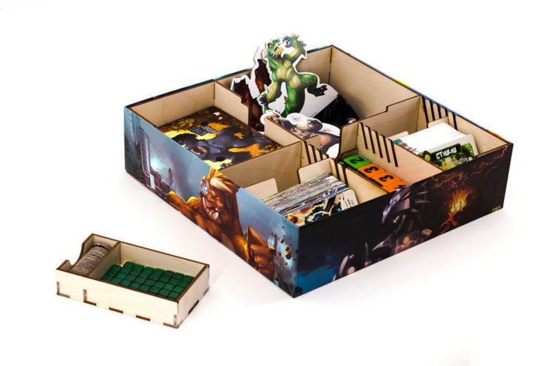 Juego de mesa IELLO King of Tokyo New Edition con Space Penguin