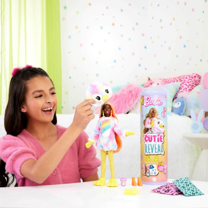 Muñeca Barbie Cutie Reveal Color Dream con disfraz de pingüino