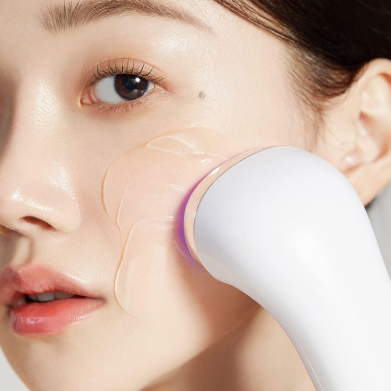 Gel potenciador Serum Medicube Age-R para el cuidado de la piel con dispositivos