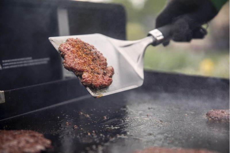Set de Herramientas para Barbacoa Weber con Prensa para Hamburguesas Smashed