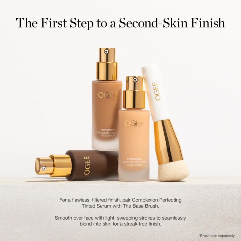 Base Ogee Complexion Perfecting Ligera con Vitamina C