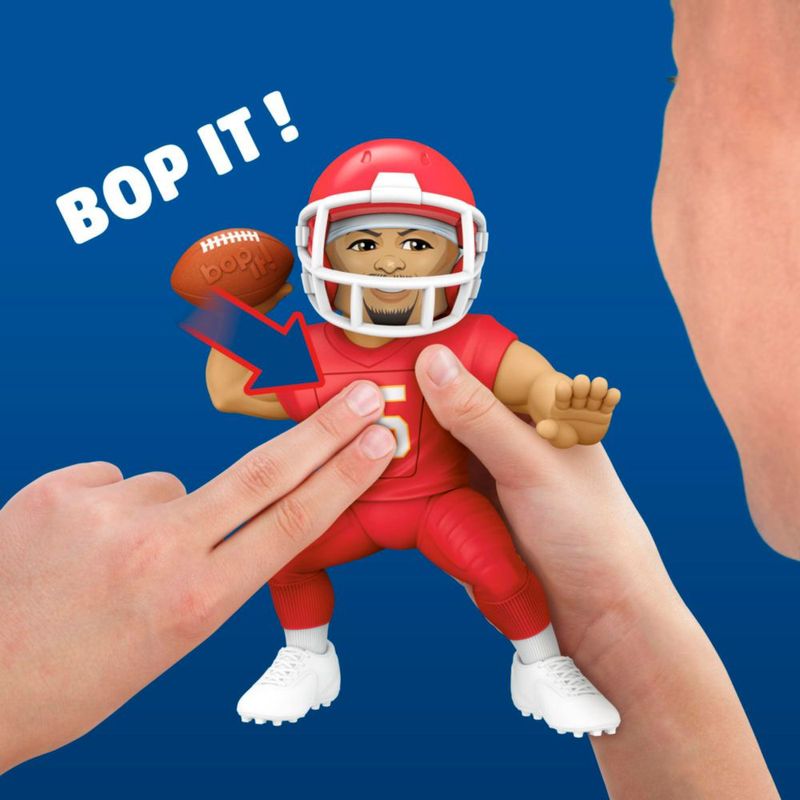 Juego electrónico Hasbro Gaming Bop It! Edición Patrick Mahomes